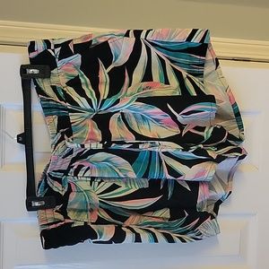 Torrid size 2 Hawaiian print shorts